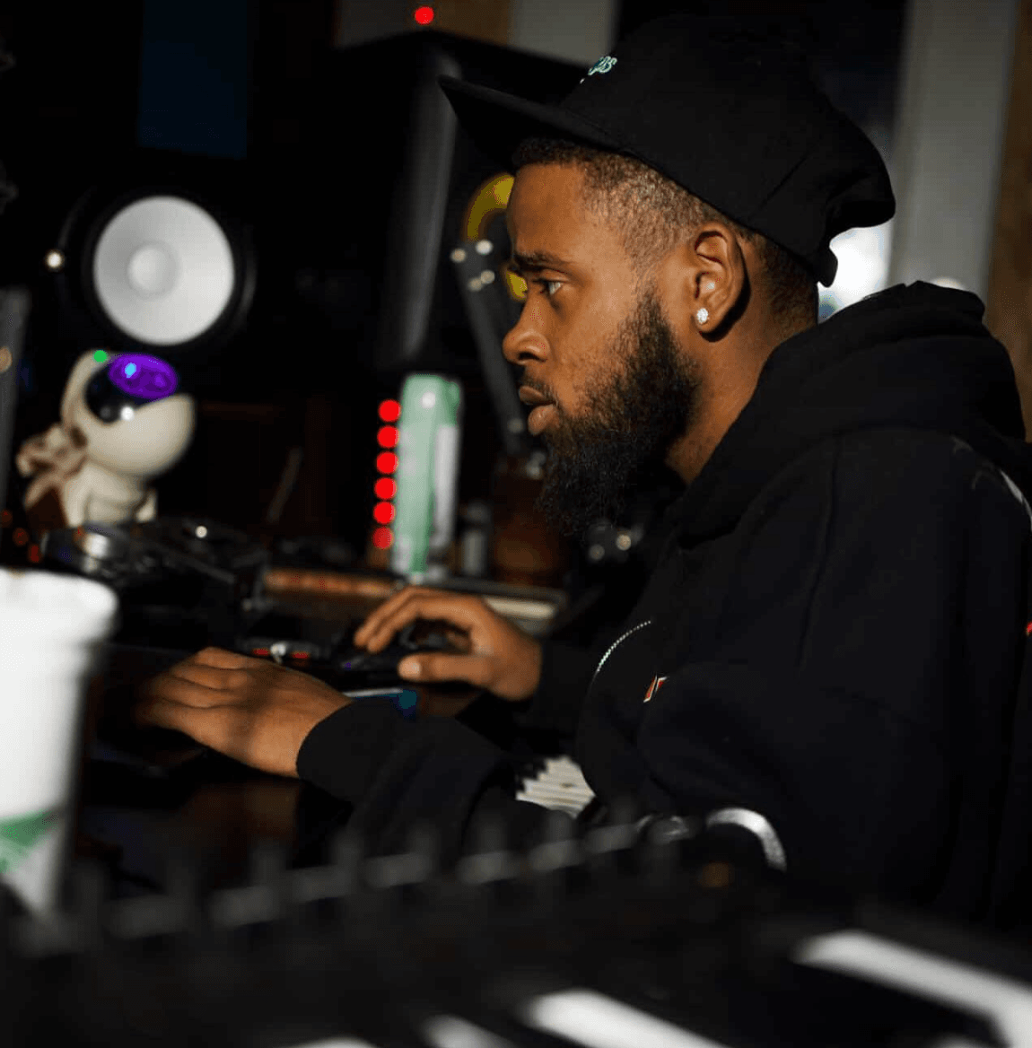 Wizz Wizzet at the studio console